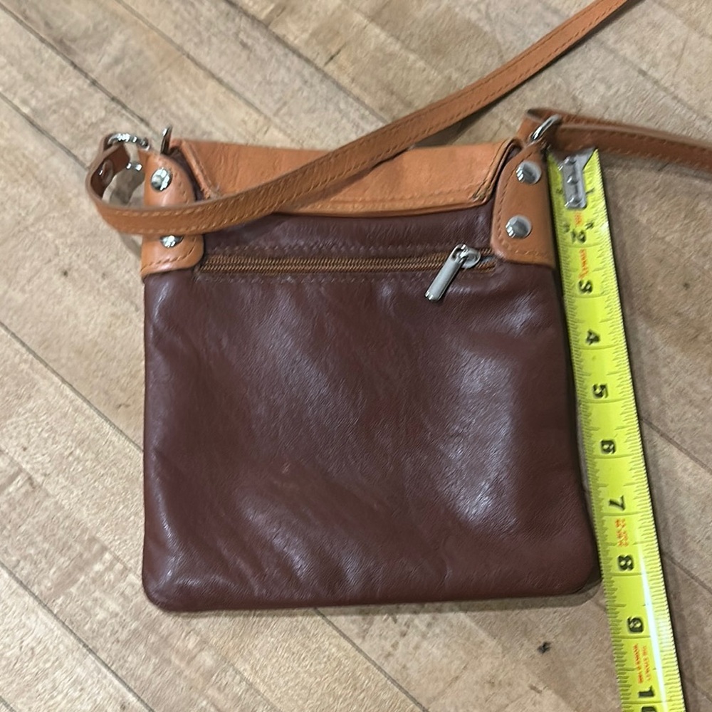 Vera Pelle Two-Tone Leather Messenger Bag - Picture 8 of 8